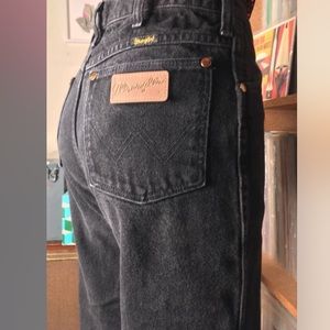 Vintage high waisted slim fit black wrangler jeans